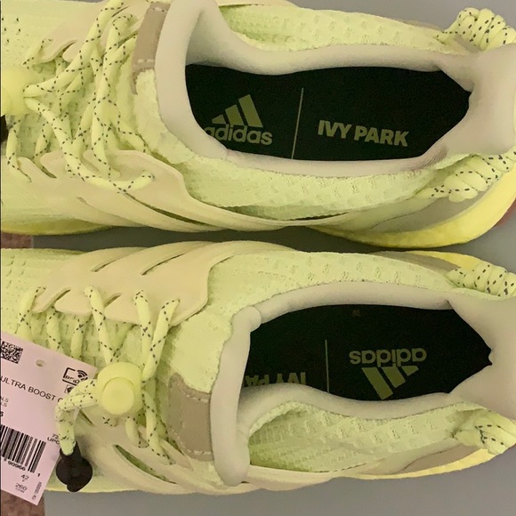 Ivy Park Ultra Boost OG sneakers size 8.5 - Picture 3 of 4